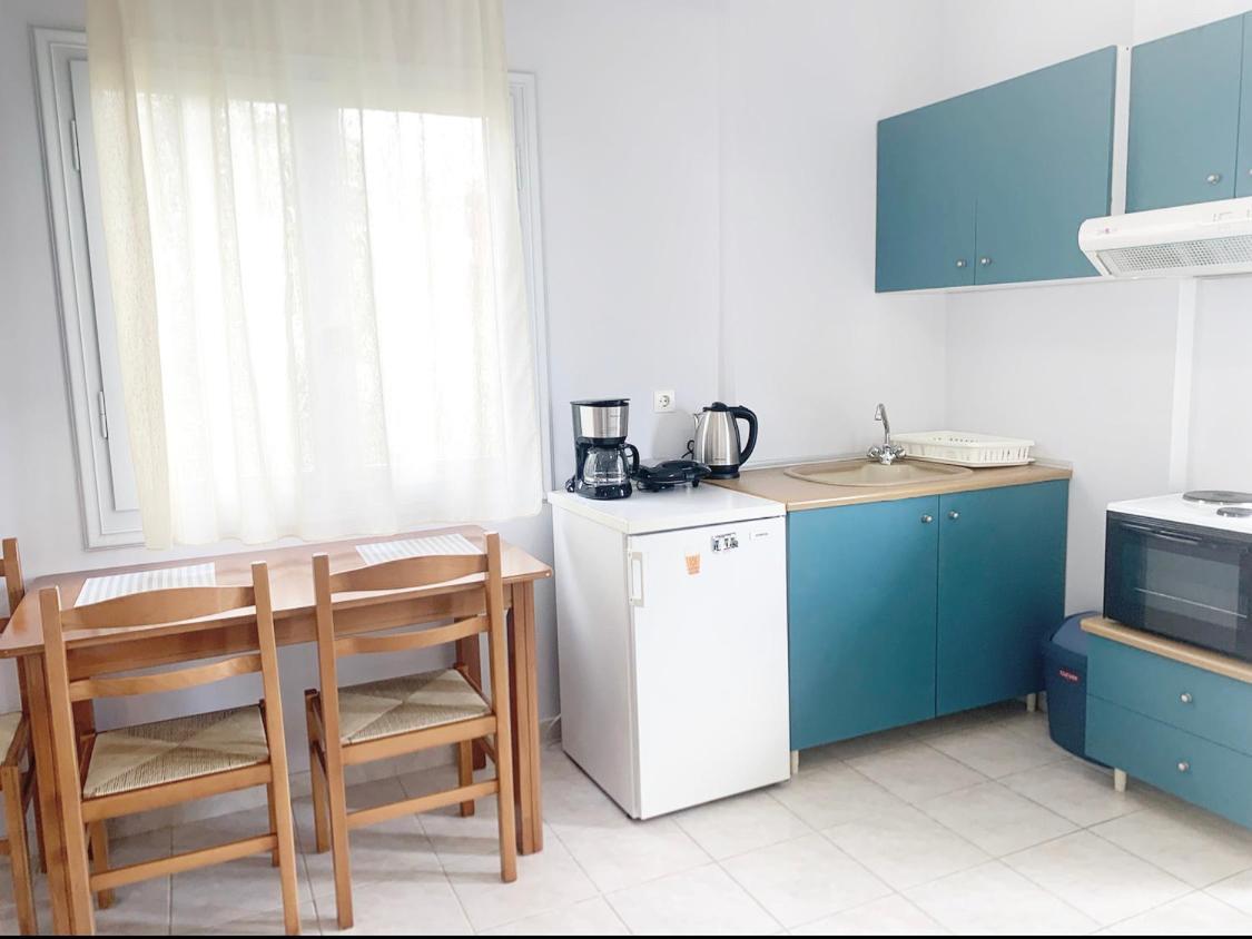 Ilias Apartments Finikounta Exterior photo